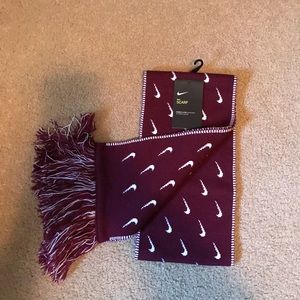 nike scarf